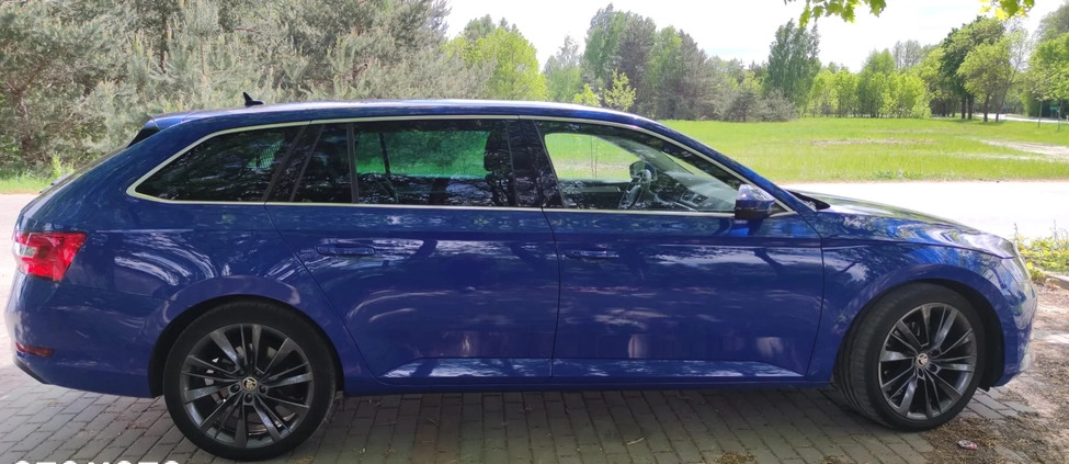 Skoda Superb cena 86838 przebieg: 165600, rok produkcji 2020 z Skawina małe 562
